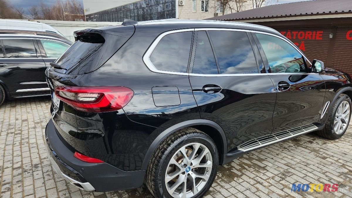 2023' BMW X5 photo #6