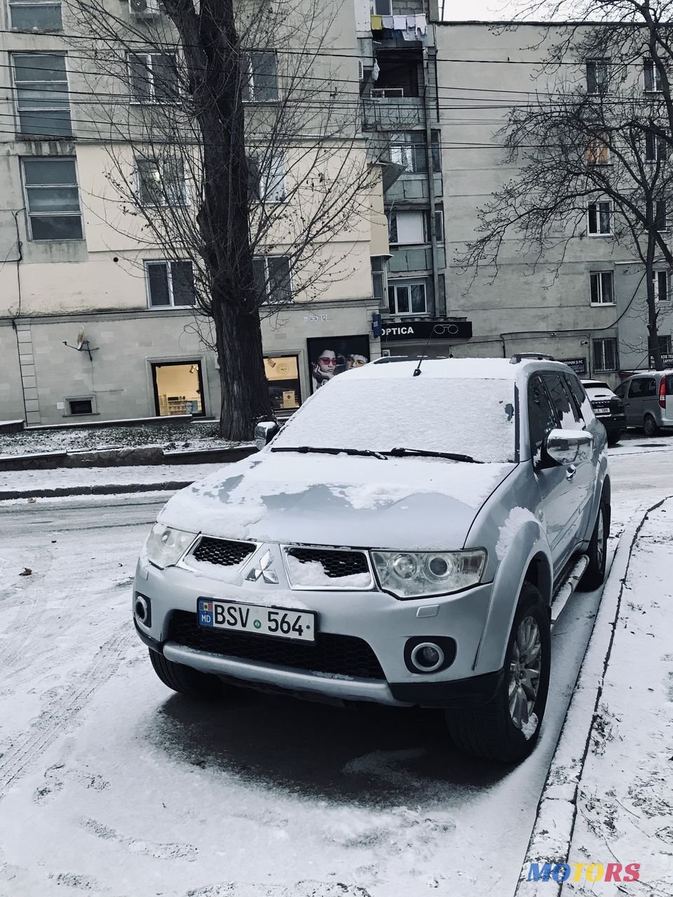 2010' Mitsubishi Pajero Sport photo #3