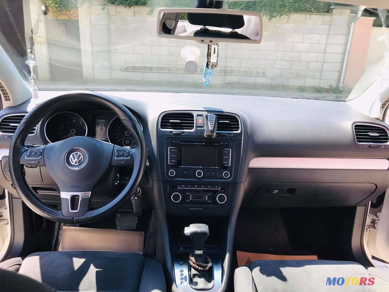 2010' Volkswagen Golf photo #5