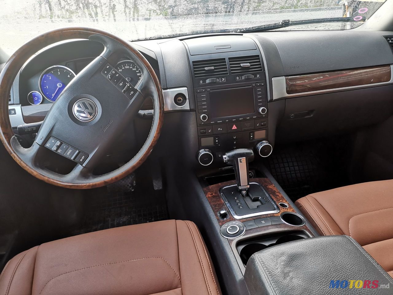 2008' Volkswagen Touareg photo #5