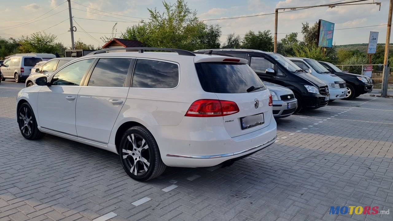 2013' Volkswagen Passat photo #2