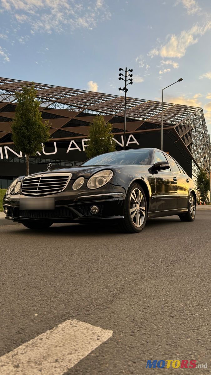 2005' Mercedes-Benz E-Class photo #2