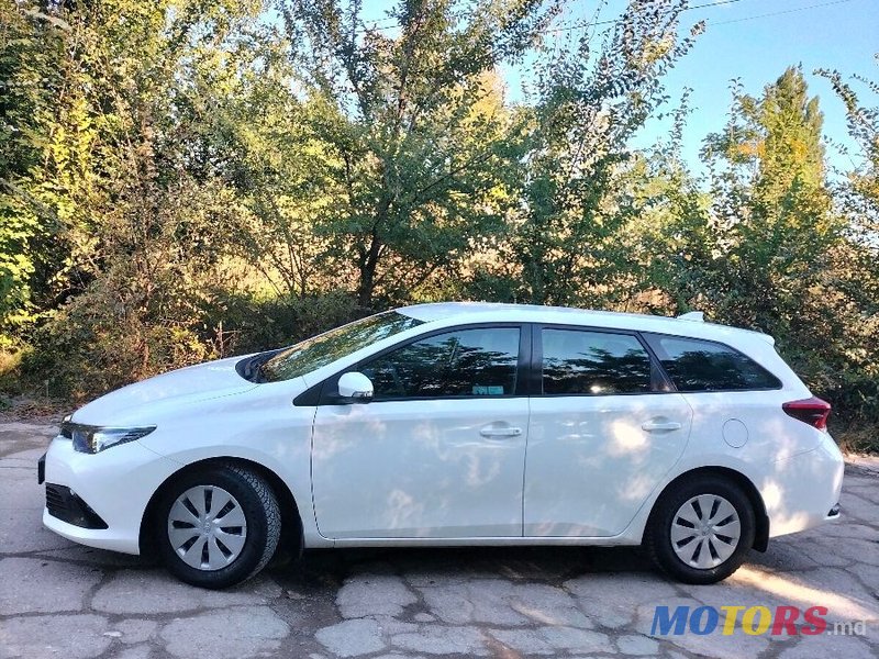 2016' Toyota Auris photo #4