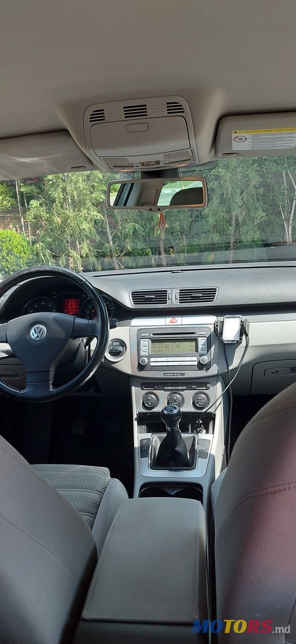 2006' Volkswagen Passat photo #6