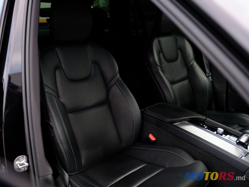 2022' Volvo XC90 photo #6