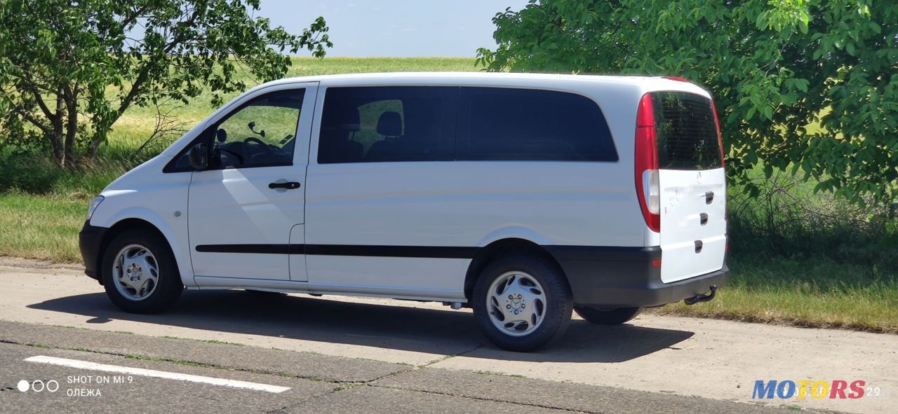 2011' Mercedes-Benz Vito photo #1