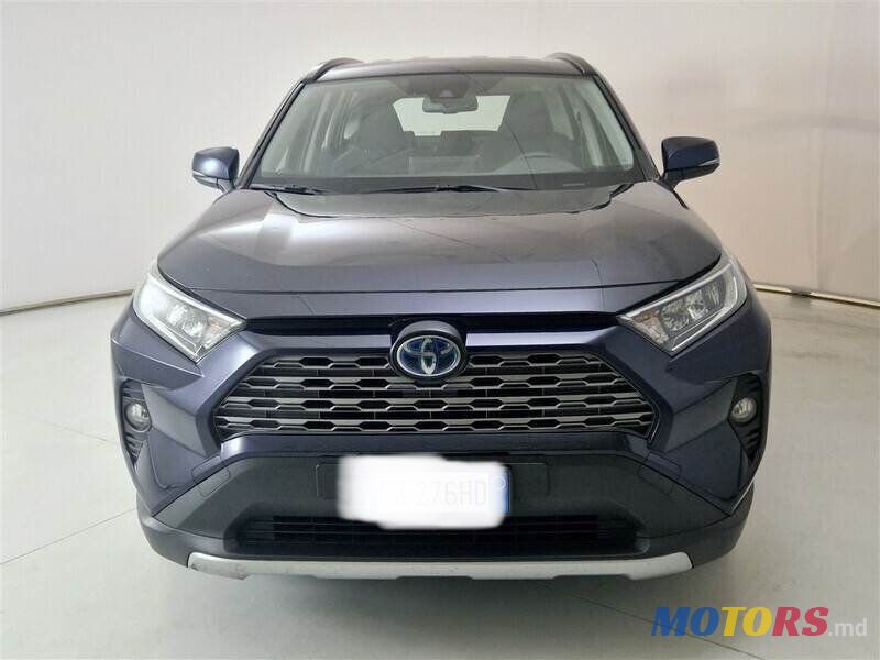 2019' Toyota RAV4 photo #4