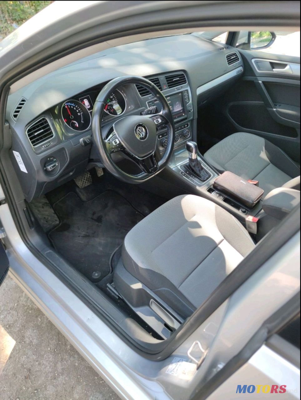 2016' Volkswagen Golf photo #3