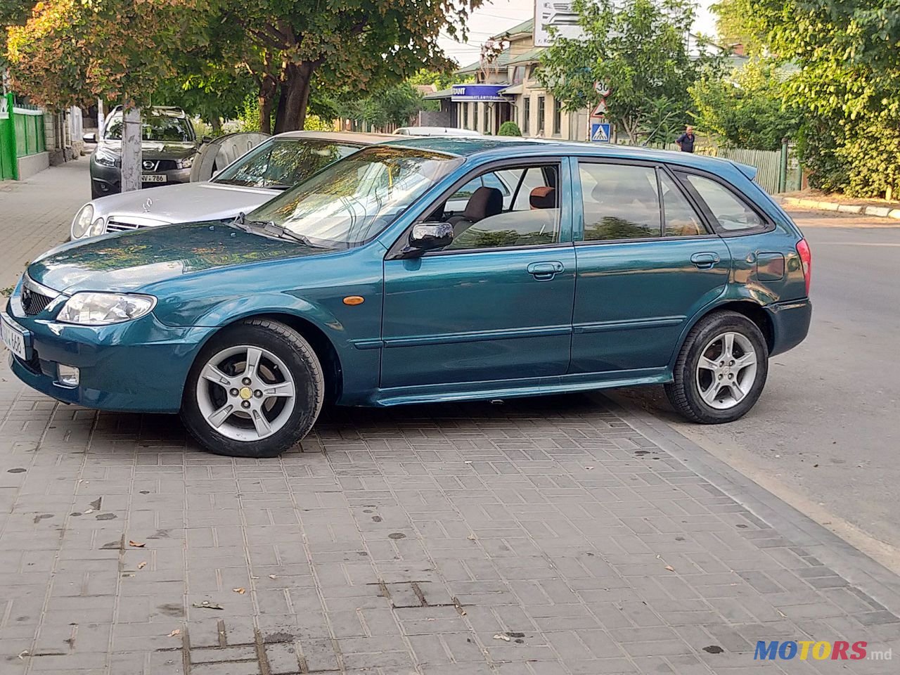 2002' Mazda 323 photo #3
