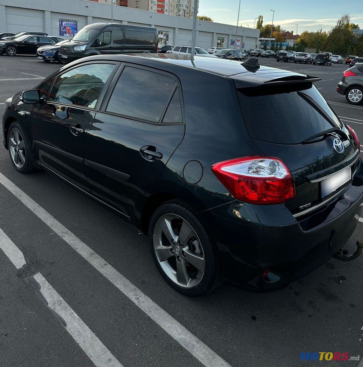 2012' Toyota Auris photo #3