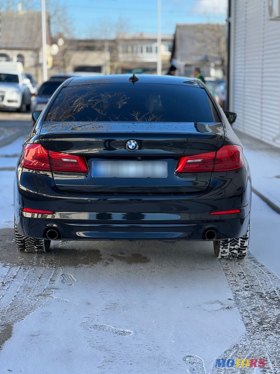 2017' BMW 5 Series photo #2