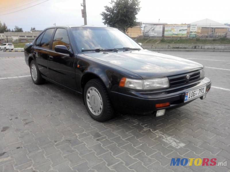 1992' Nissan Maxima photo #2