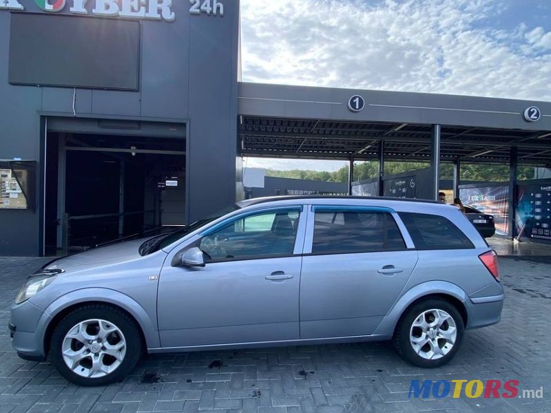 2006' Opel Astra photo #1
