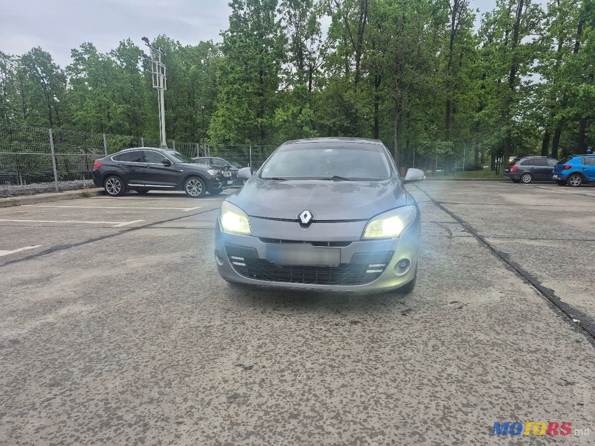 2010' Renault Megane photo #2