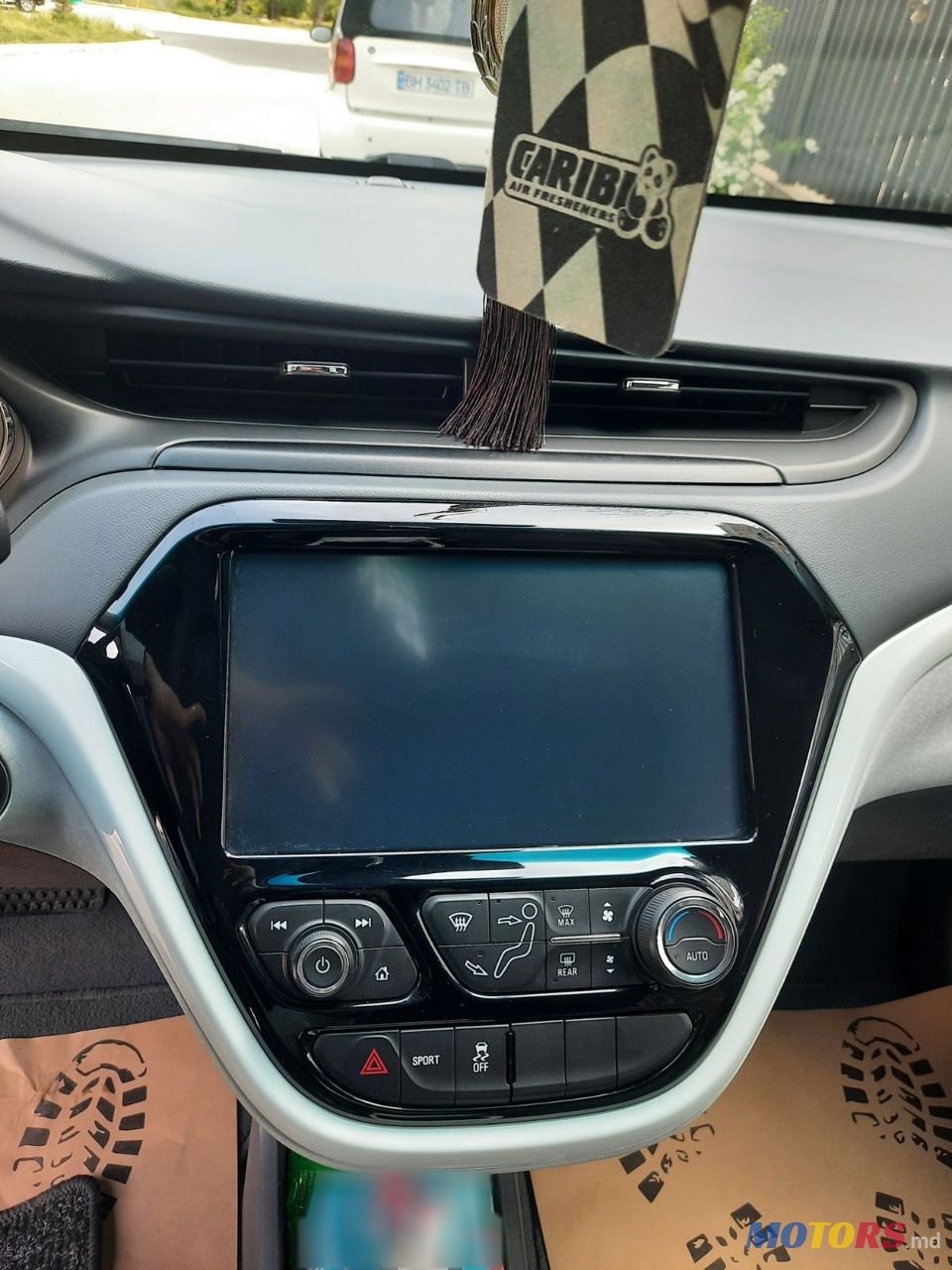 2017' Chevrolet Bolt photo #5