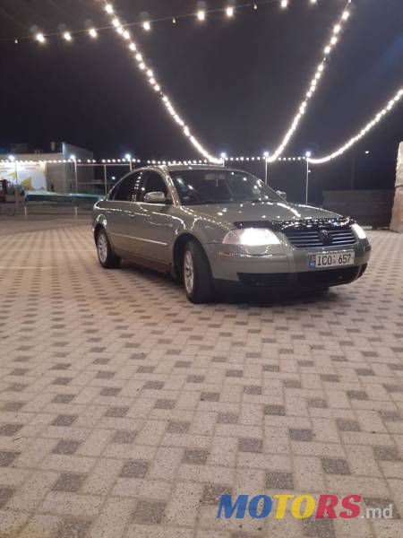 2002' Volkswagen Passat photo #2