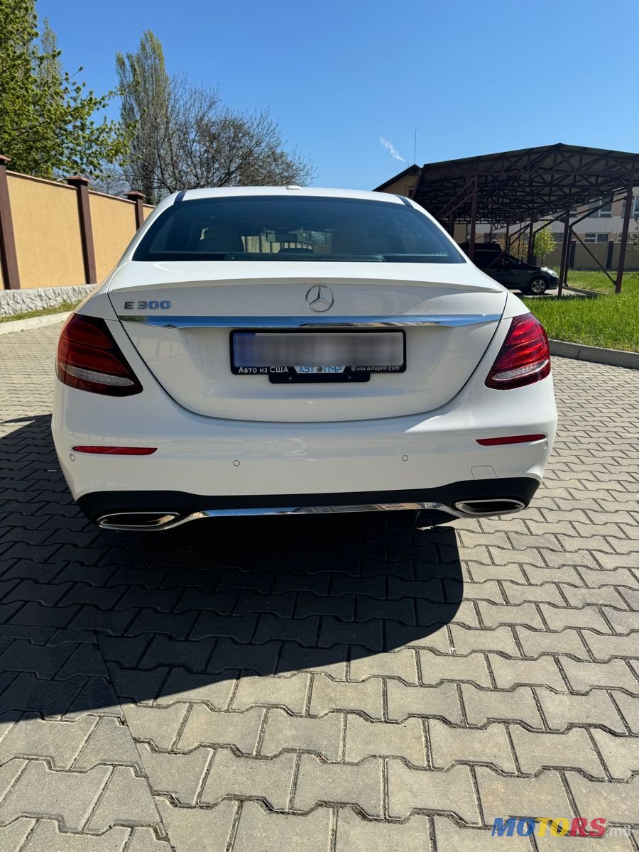 2017' Mercedes-Benz E-Class photo #5