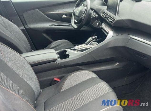 2020' Peugeot 3008 photo #3
