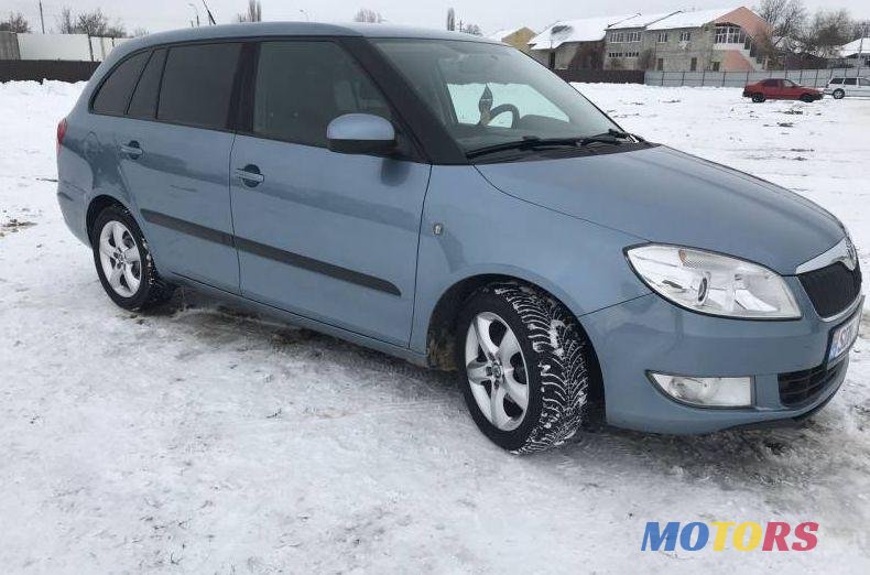 2011' Skoda Fabia photo #1