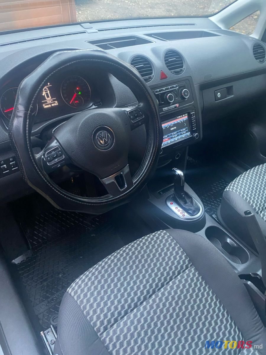 2011' Volkswagen Caddy photo #6