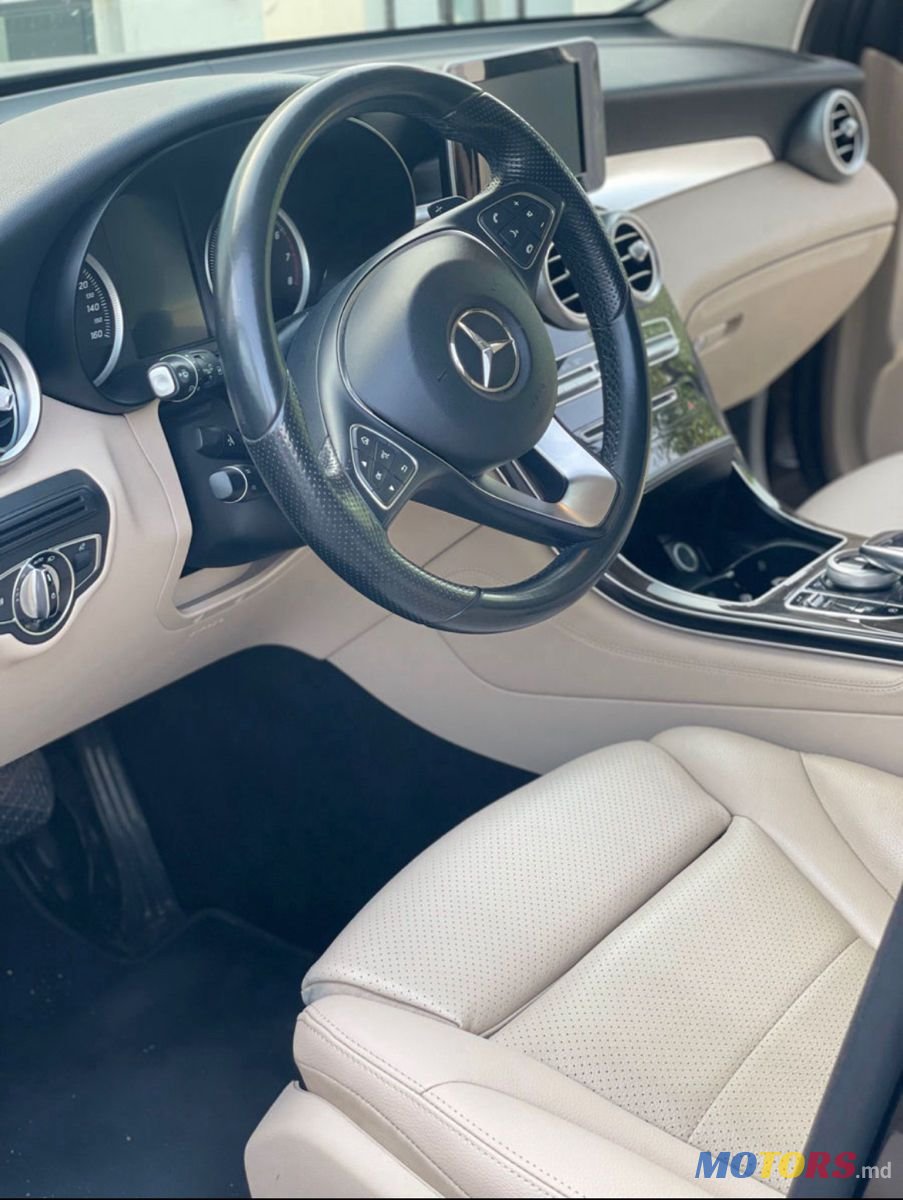 2016' Mercedes-Benz GLC photo #5