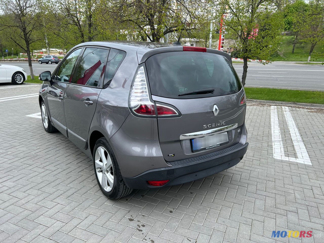 2014' Renault Scenic photo #3