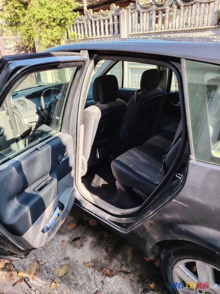 2005' Renault Grand Scenic photo #6