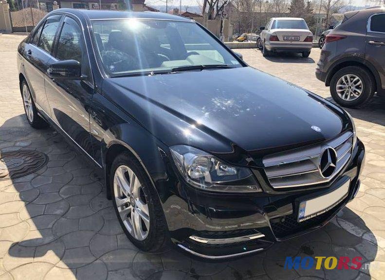 2011' Mercedes-Benz C photo #1