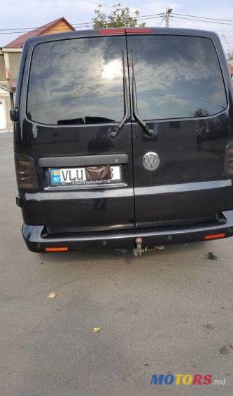 2005' Volkswagen Caravelle photo #1