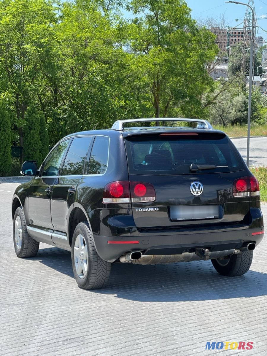 2008' Volkswagen Touareg photo #6