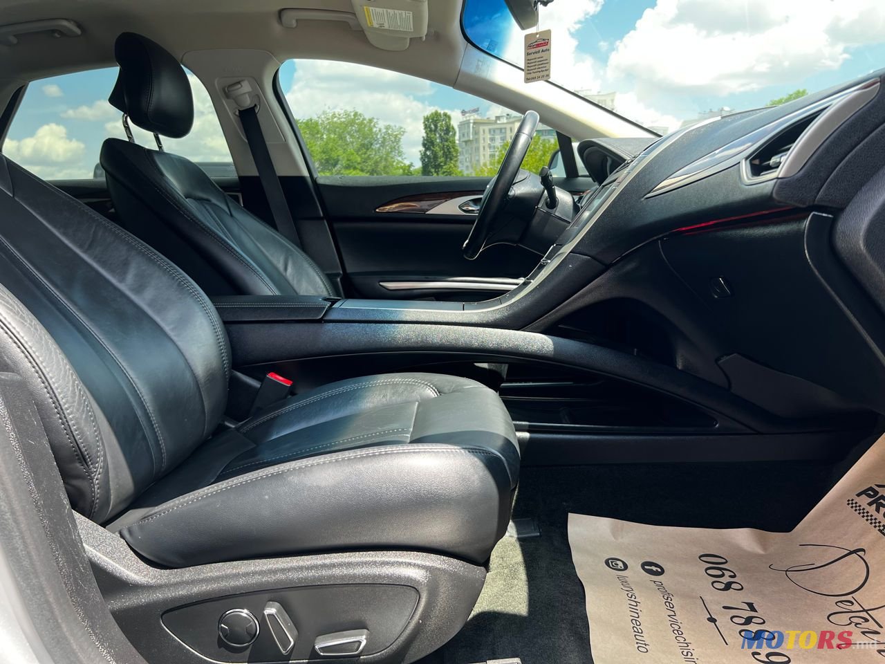 2015' Lincoln MKZ photo #5