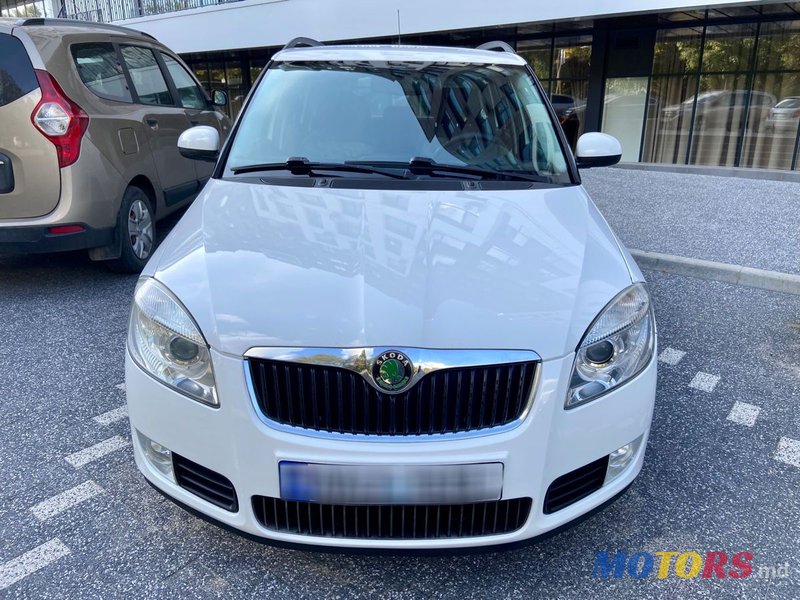 2008' Skoda Fabia photo #2