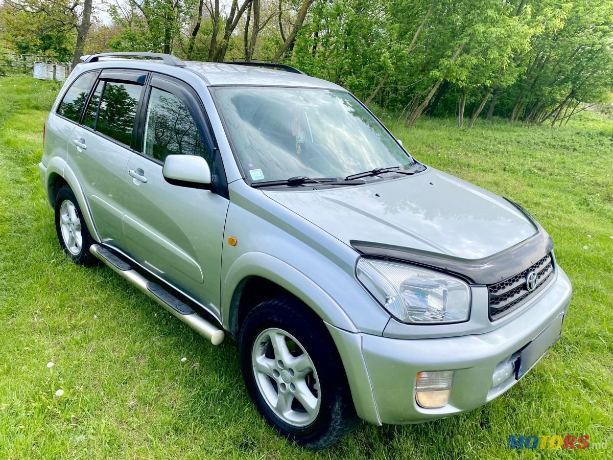 2002' Toyota RAV4 photo #3