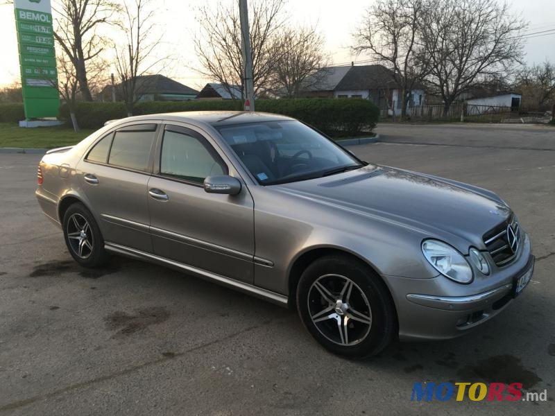 2005' Mercedes-Benz E-Class photo #1