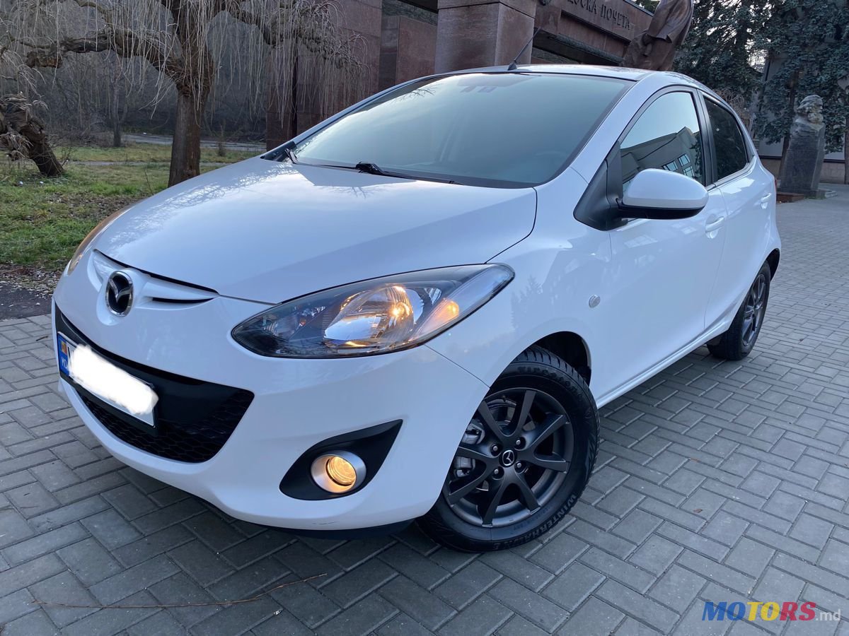 2014' Mazda 2 photo #2