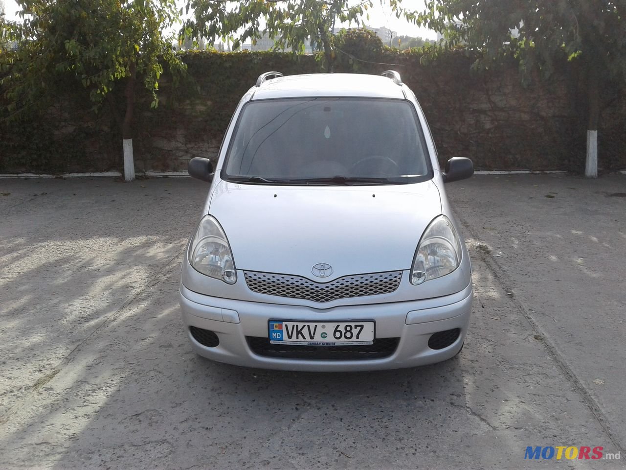 2004' Toyota Yaris Verso photo #2