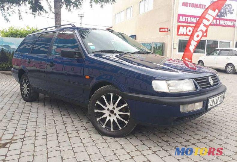 1995' Volkswagen Passat photo #1