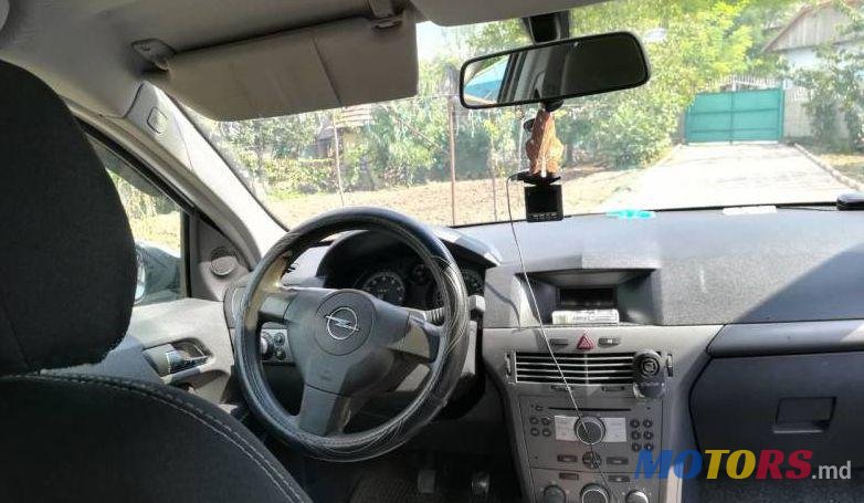 2004' Opel Astra photo #1