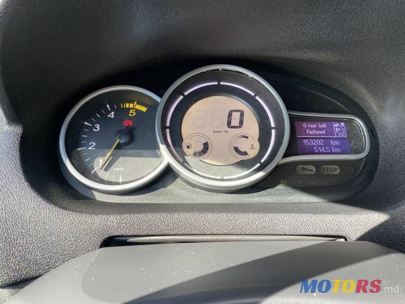 2010' Renault Megane photo #5