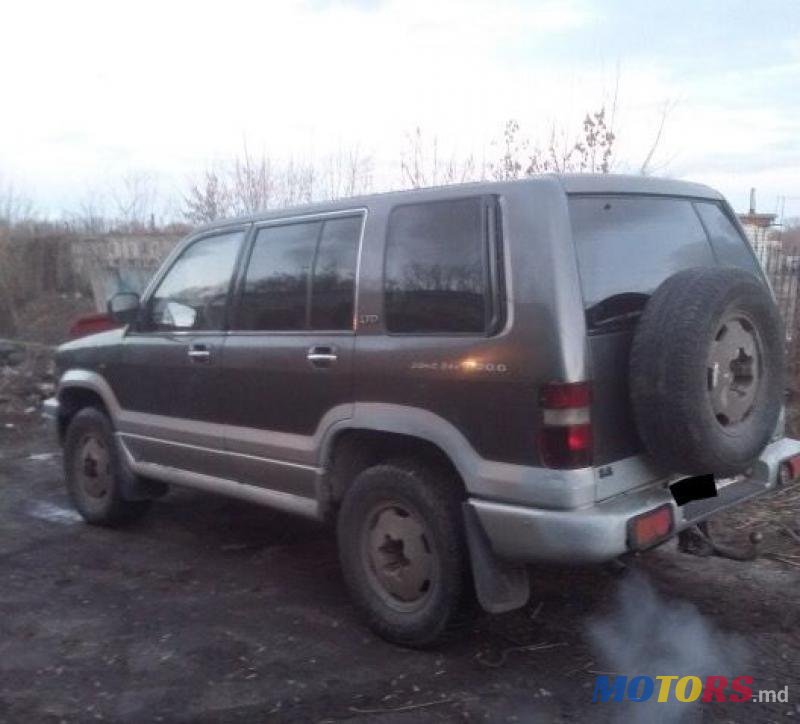 1991' Isuzu Trooper photo #2