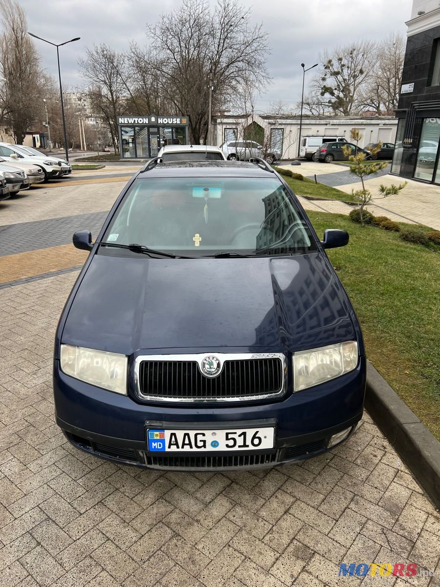 2001' Skoda Fabia photo #1