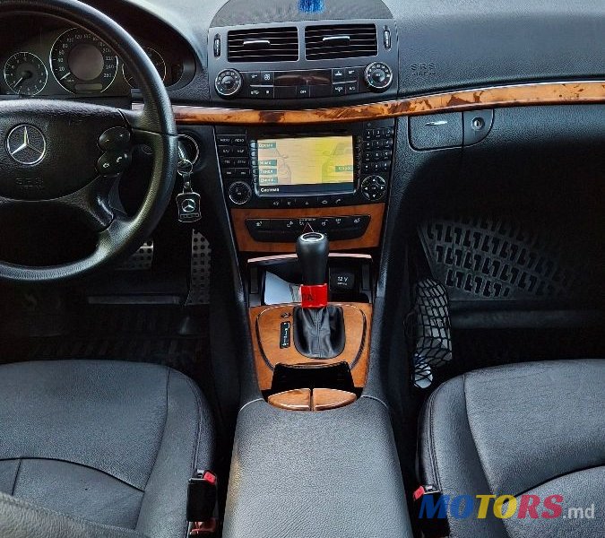 2008' Mercedes-Benz E-Class photo #6