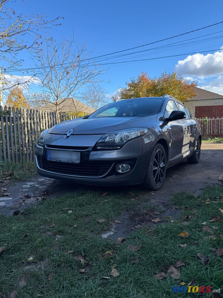 2012' Renault Megane photo #3