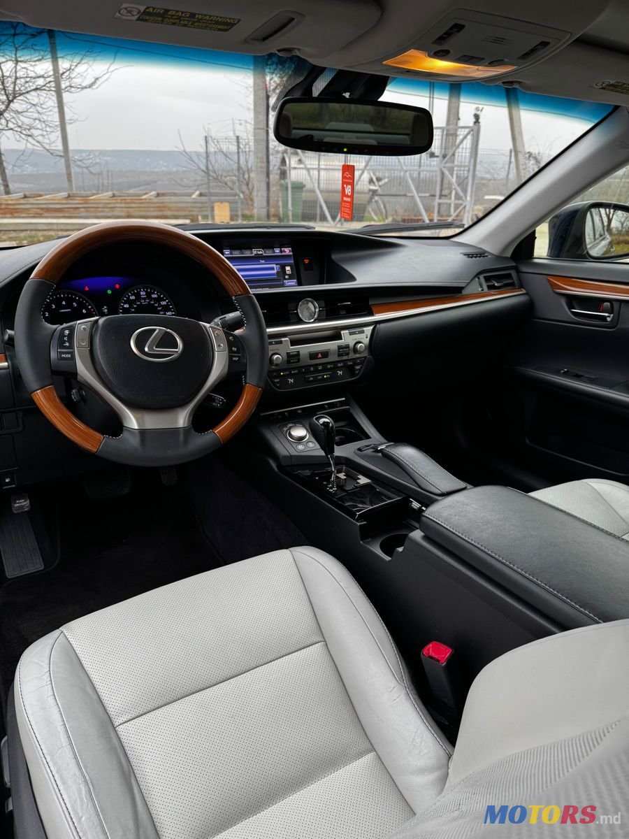 2012' Lexus Es Series photo #5