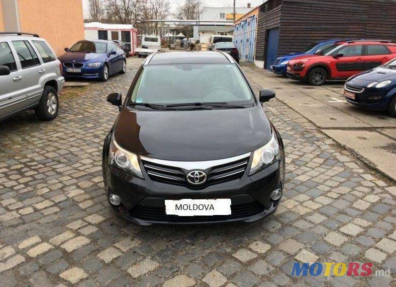 2014' Toyota Avensis photo #2