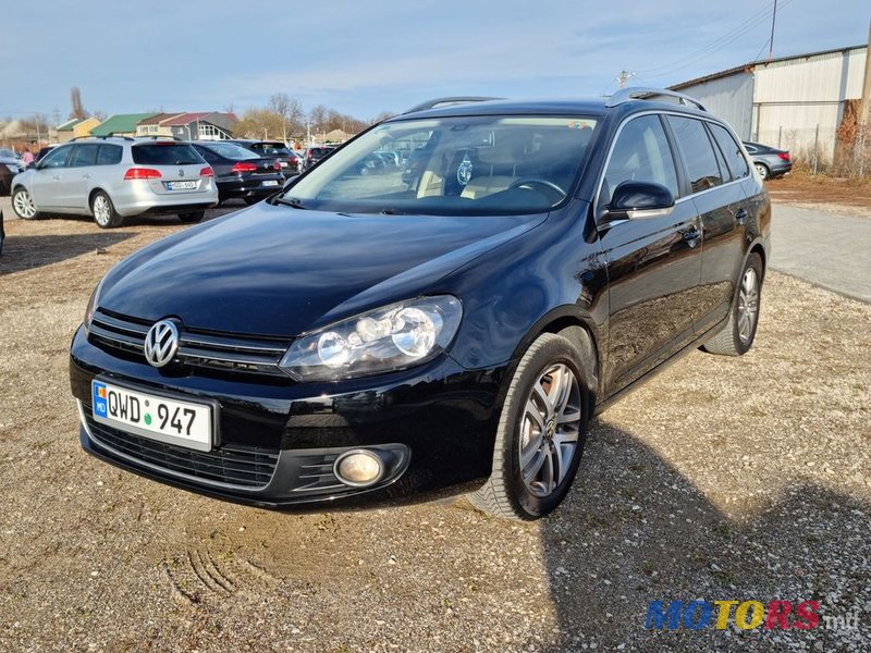 2011' Volkswagen Golf photo #2