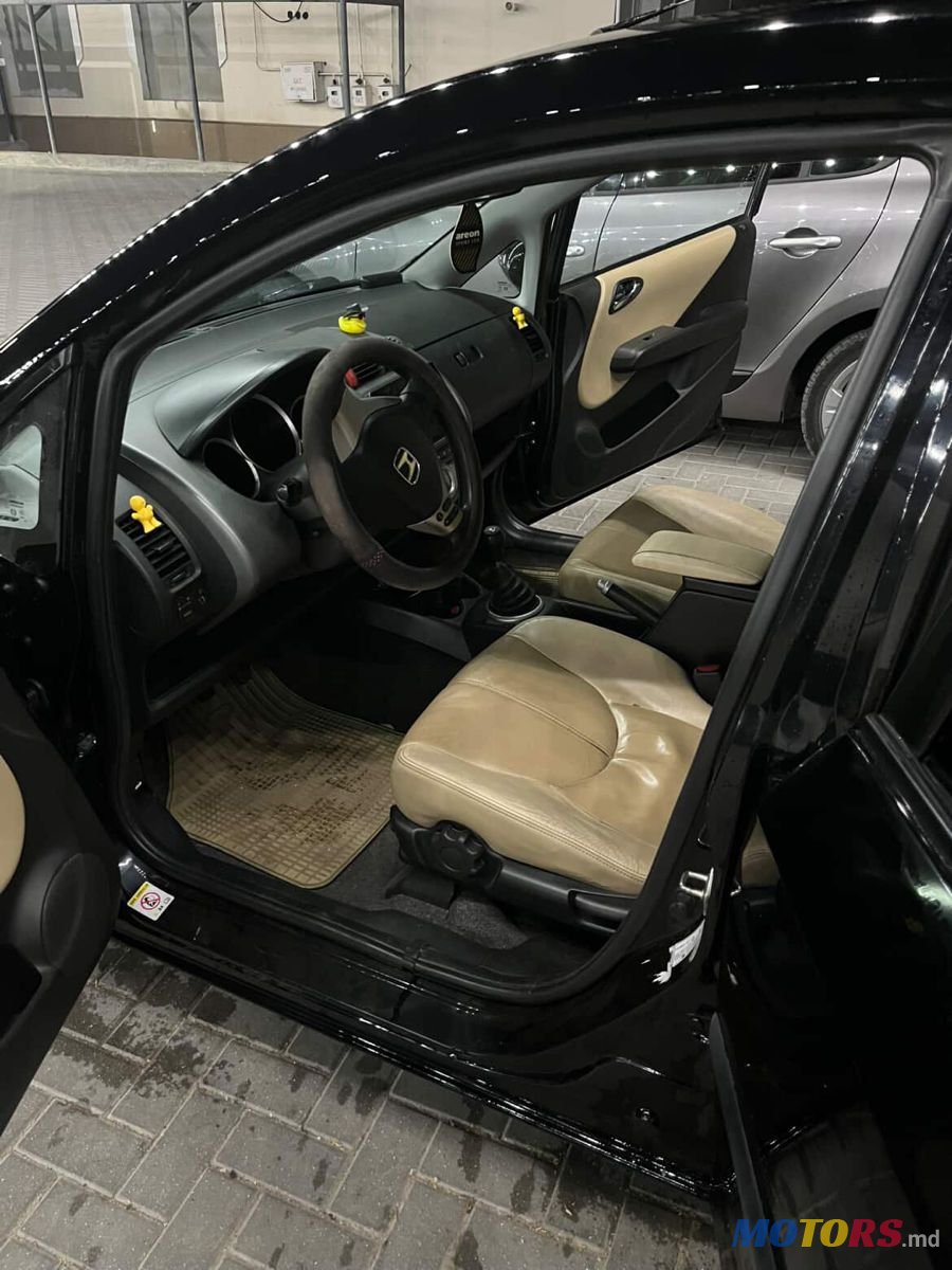 2005' Honda Jazz photo #4