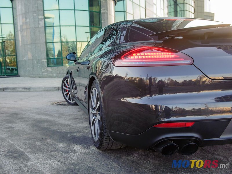 2015' Porsche Panamera photo #5