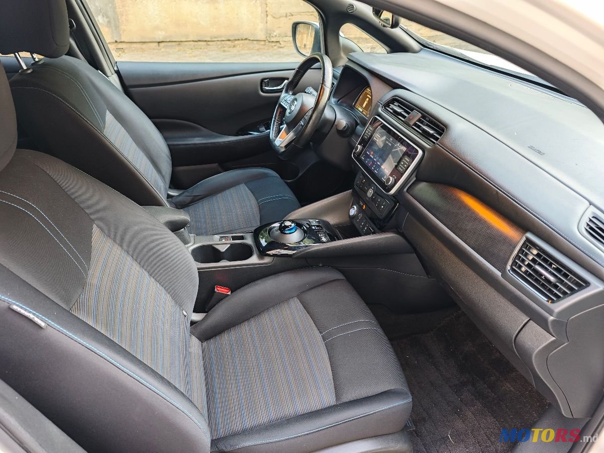 2020' Nissan Leaf photo #5