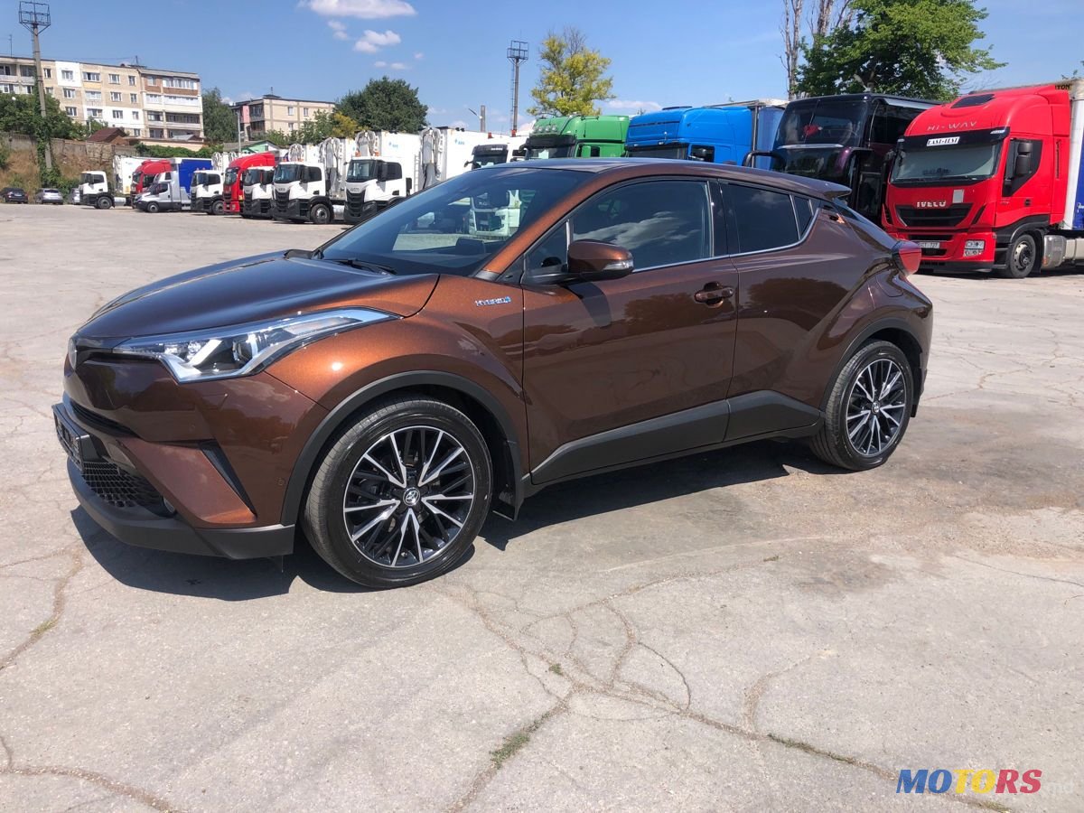 2017' Toyota C-HR photo #2